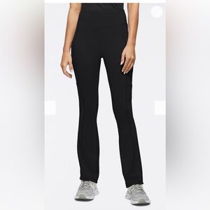 Januu bootcut yoga scrub pant